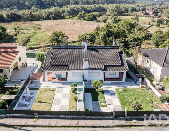 House in Santa Comba - view 1