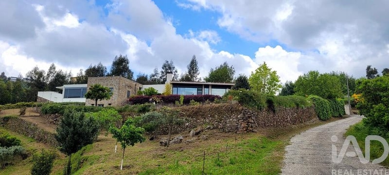 House in Sao Paio de Gramacos - view 1