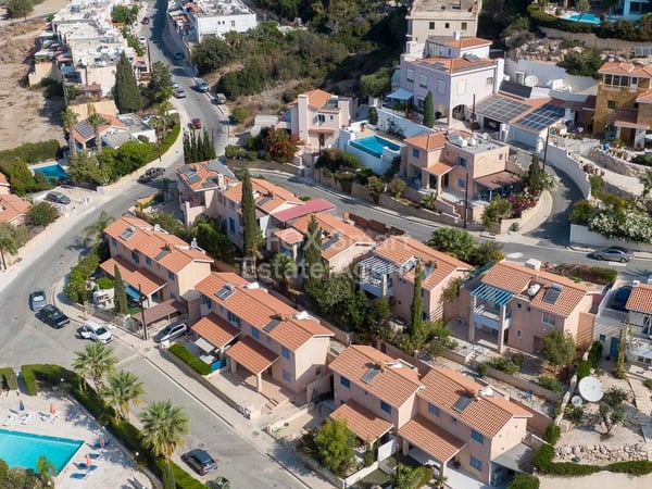 House in Chlorakas - view 1