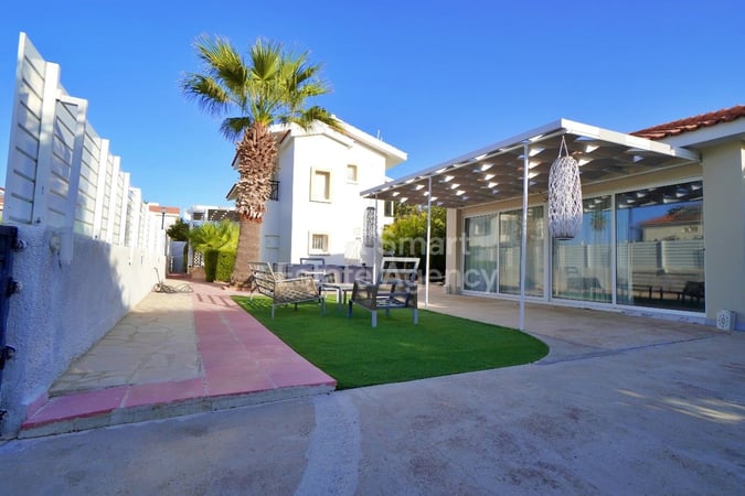 House in Perivolia - view 1