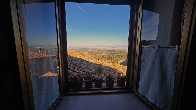 House in Volterra - view 1