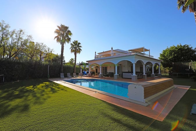 Villa in Quarteira - view 1