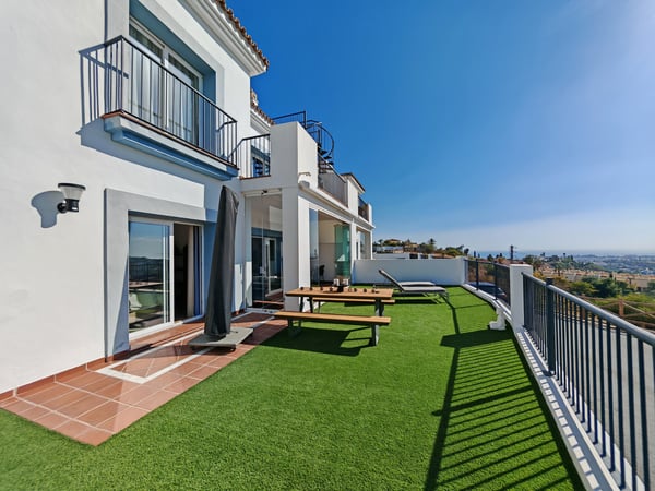 Apartment in El Paraiso - view 1