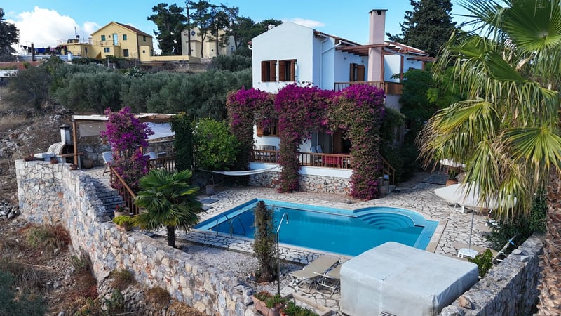 Villa in Kefalas - view 1