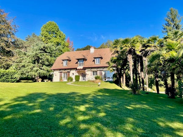 House in Jurancon - view 1