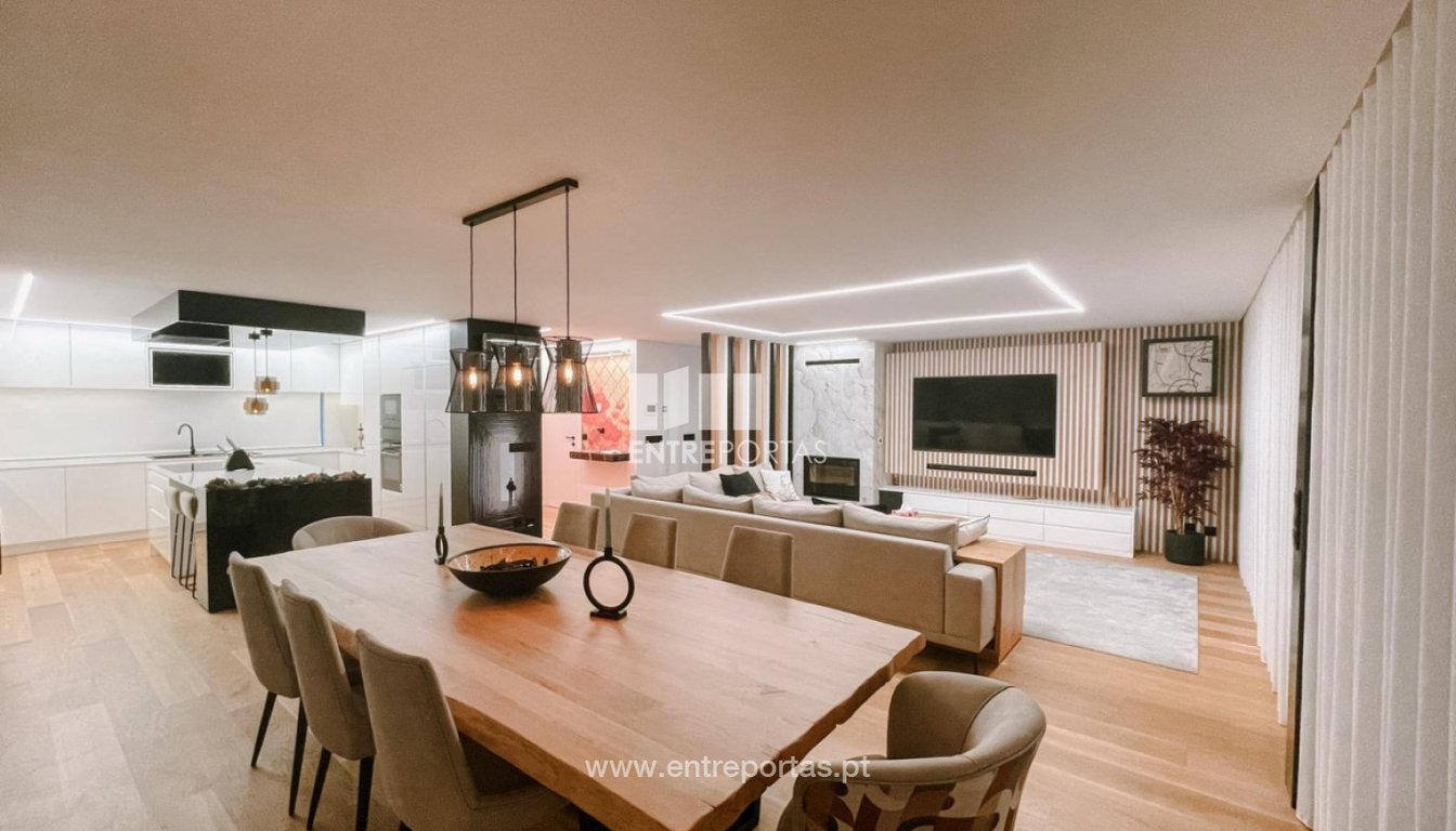 House in Alvaraes - Image 2