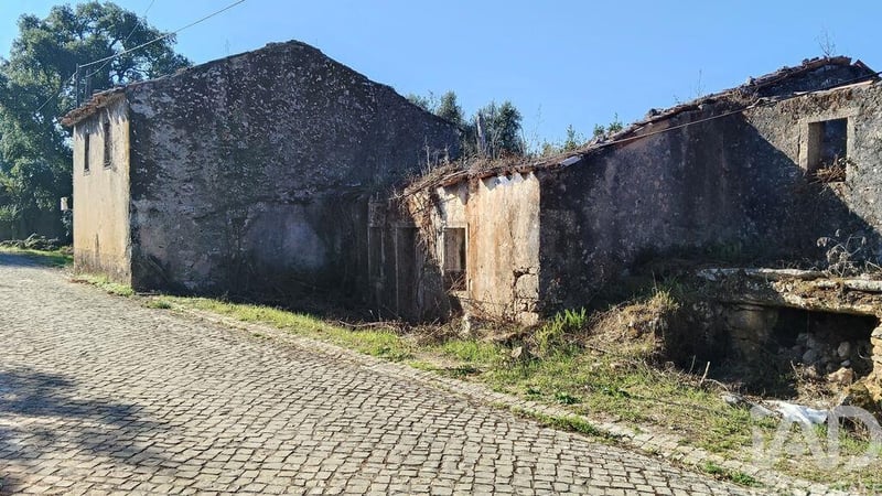 House in Pousaflores - view 1