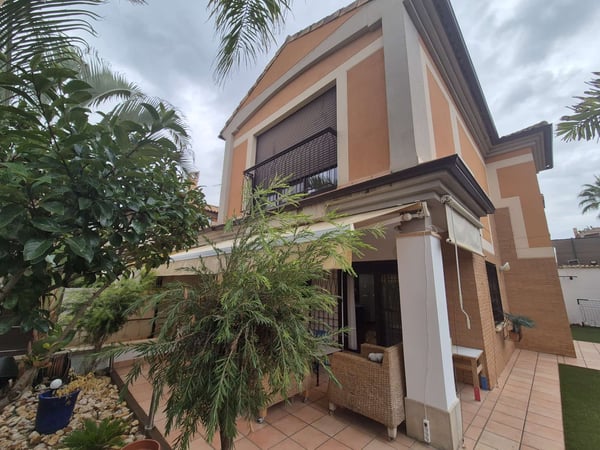 Villa in Guadalupe - view 1