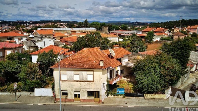 House in Bougado - view 1