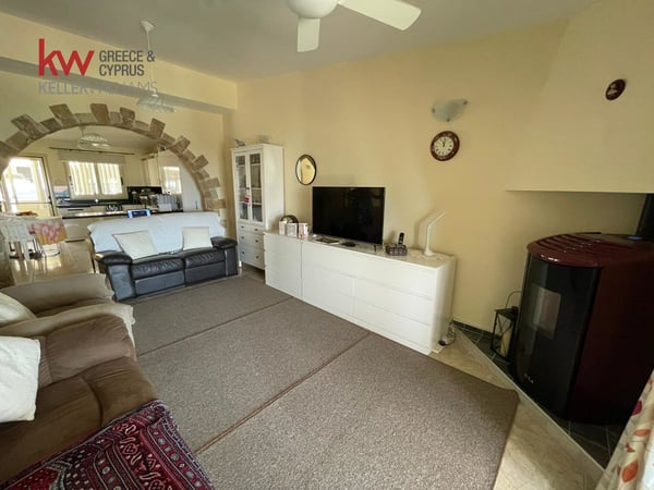 House in Tala - view 1