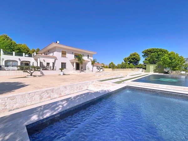 Villa in Benimantell - view 1