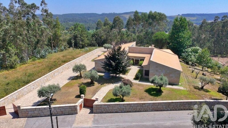 House in Ponte de Lima - view 1