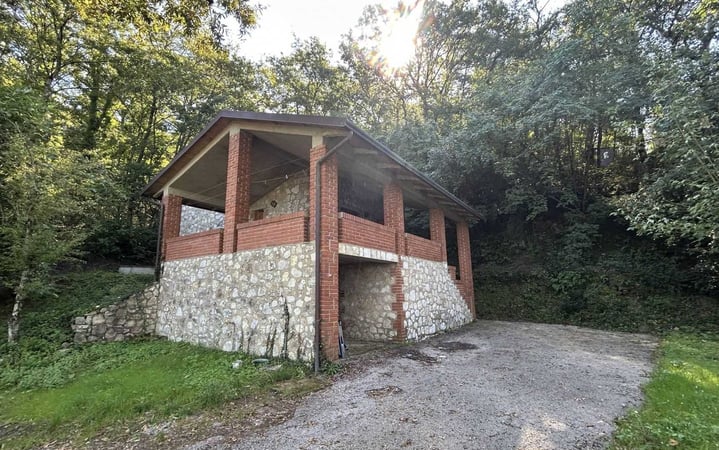 House in San Feliciano - view 1