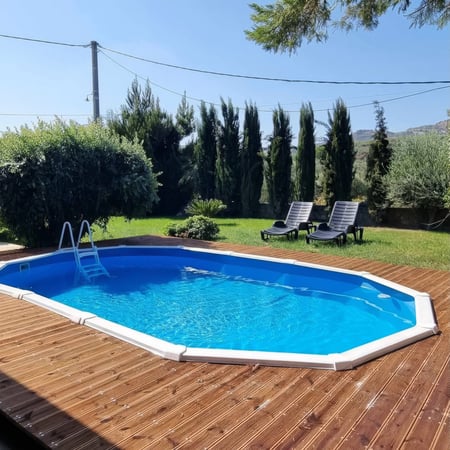 Villa in Peza - view 1