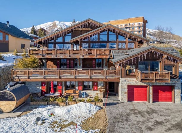 Chalet in Fontcouverte-la-Toussuire - view 1