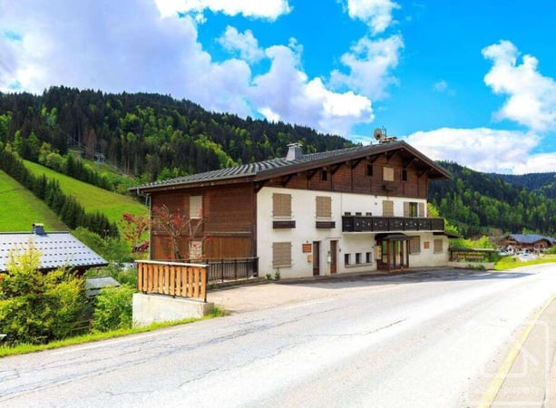 Apartment in Les Gets - view 1