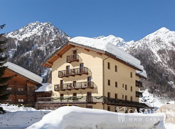 House in Gressoney-Saint-Jean - view 1