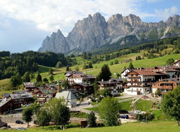 Apartment in Cortina d'Ampezzo - view 1