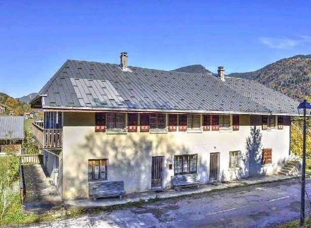 Villa in Seytroux - view 1