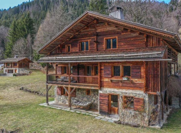 Villa in Le Plan - view 1