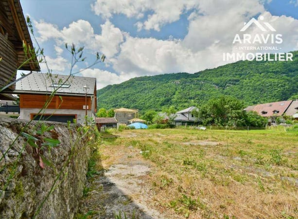 House in Val de Chaise - view 1