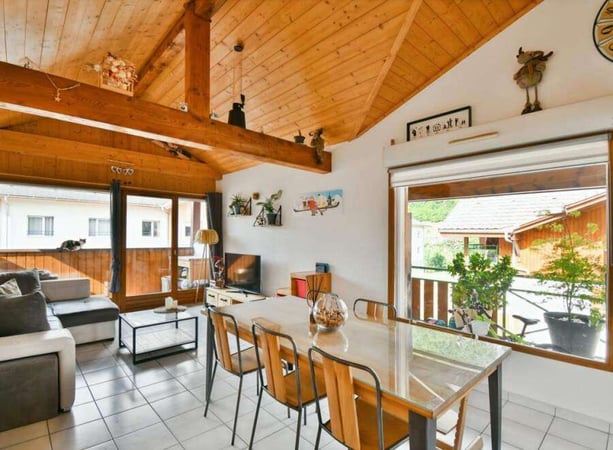 Apartment in Thones - view 1