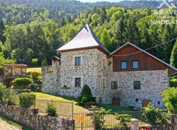 Villa in Le Monthion - view 1