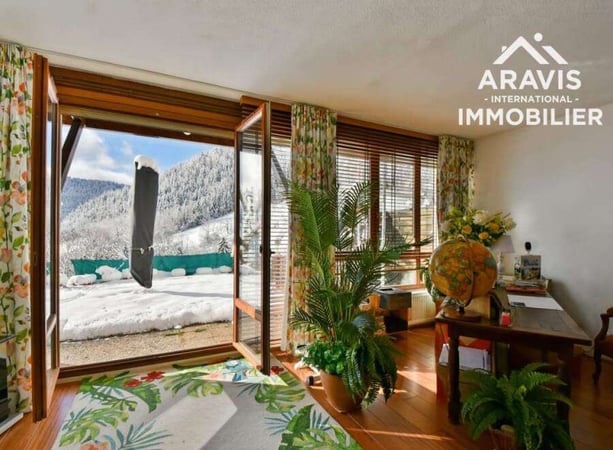 Apartment in Montmin - view 1