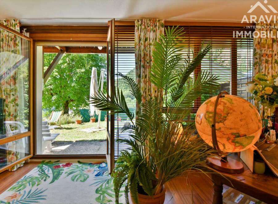 Apartment in Montmin