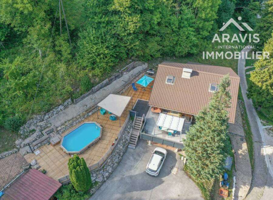 Villa in Thones - Image 2