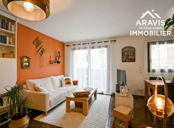 Apartment in Thones - view 1