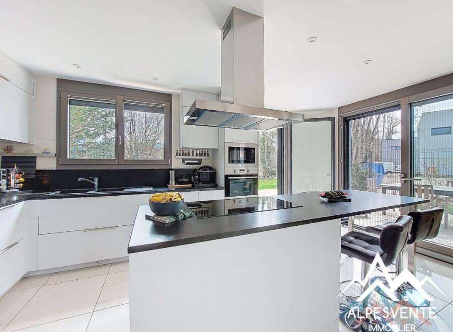 House in Thonon-les-Bains - Image 2