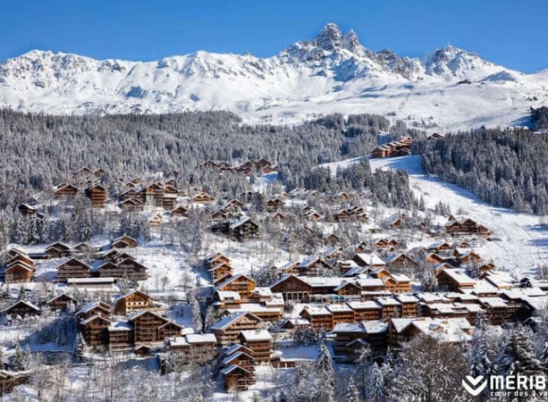 House in Les Allues - view 1