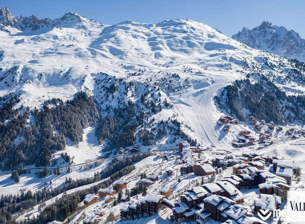 House in Les Allues - view 1