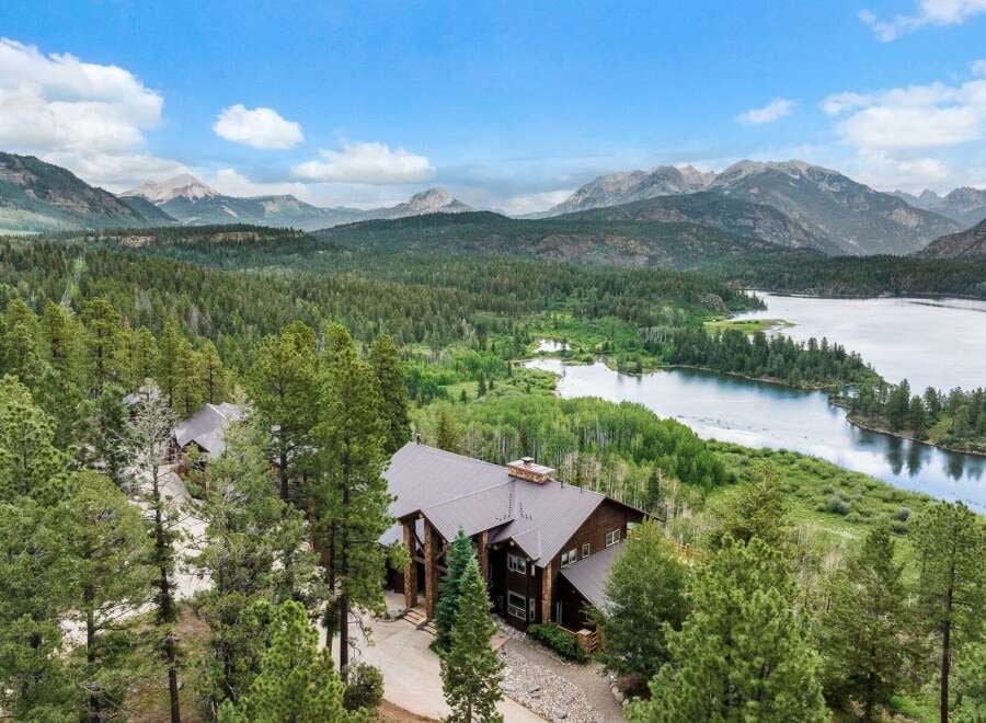 House in Cascade - Image 2