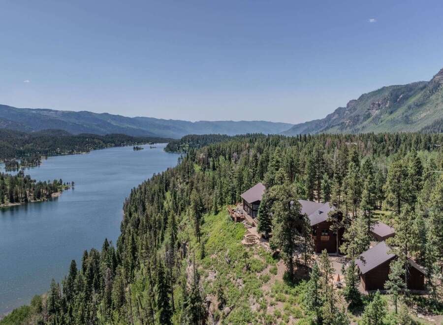 House in Cascade - Image 3