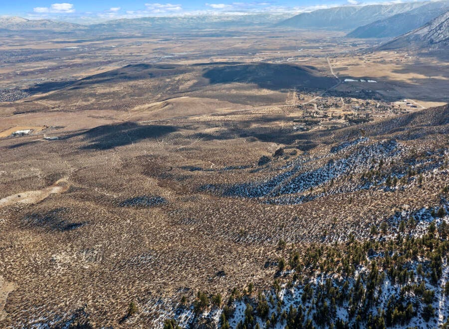 House in Carson Colony - Image 5