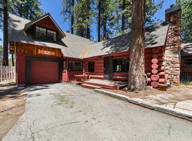 House in Stateline - view 1