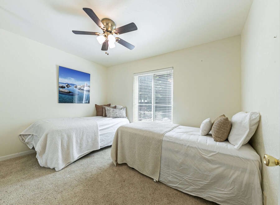 House in Tahoma - Image 5