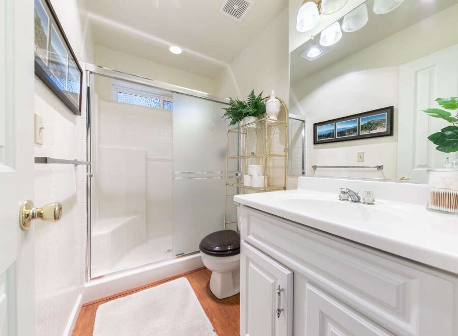 House in Tahoma - Image 4