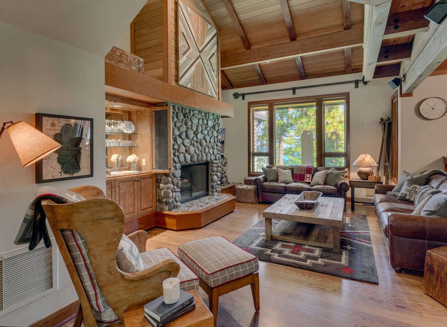 House in Tahoma - Image 3