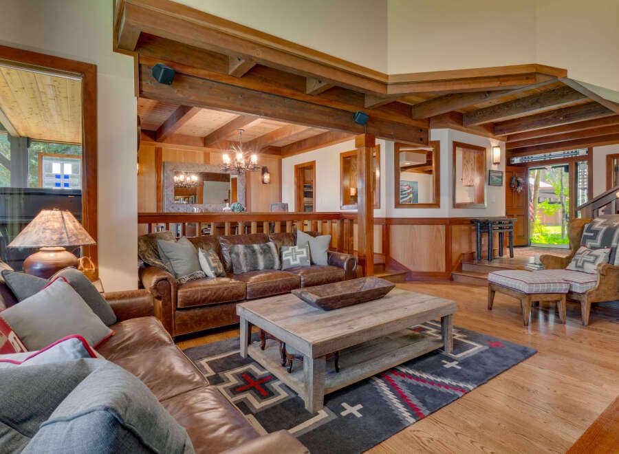 House in Tahoma - Image 4