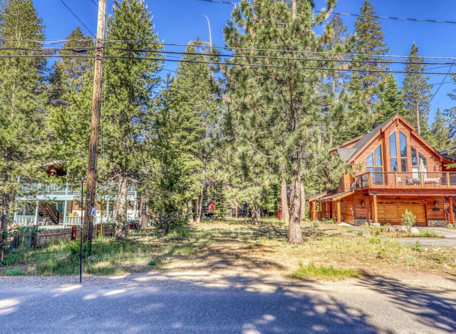 House in Truckee - Image 2