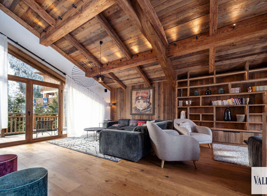 Chalet in Courchevel - Image 2