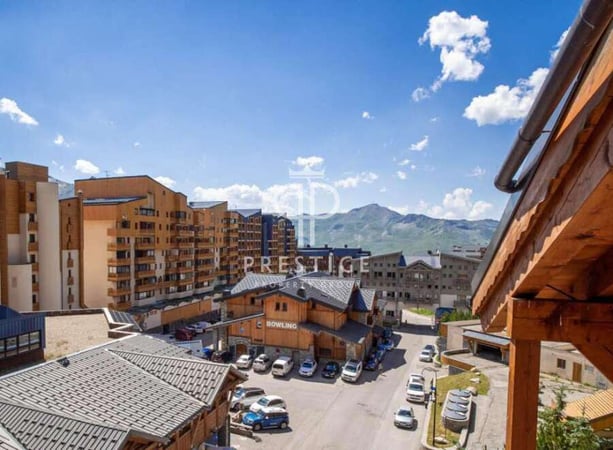 House in Les Belleville - view 1