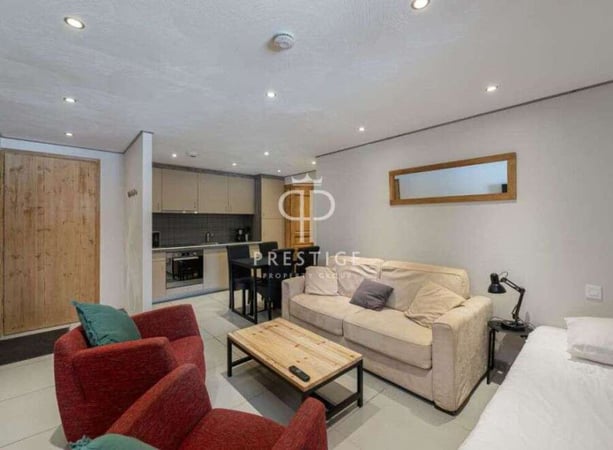 House in Les Belleville - view 1