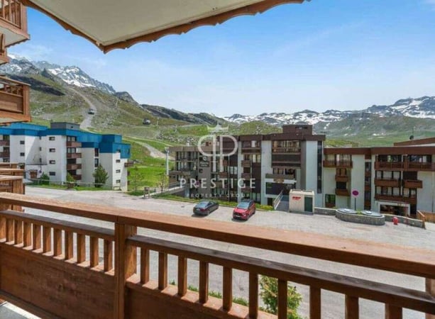 House in Les Belleville - view 1