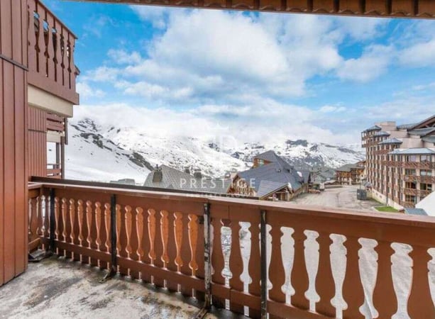 House in Les Belleville - view 1