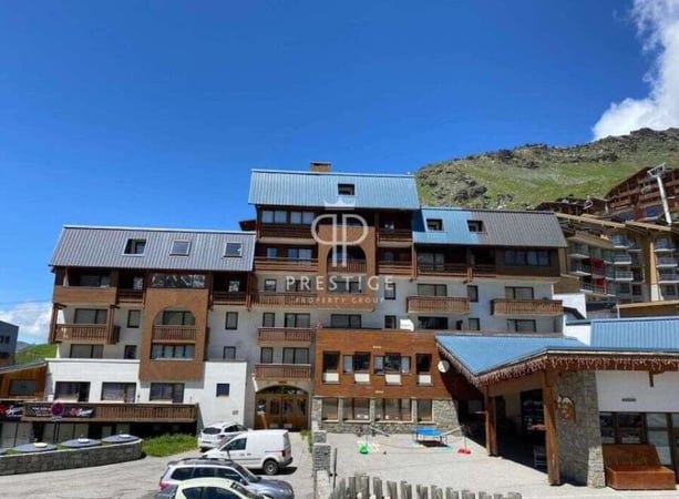 House in Les Belleville - view 1