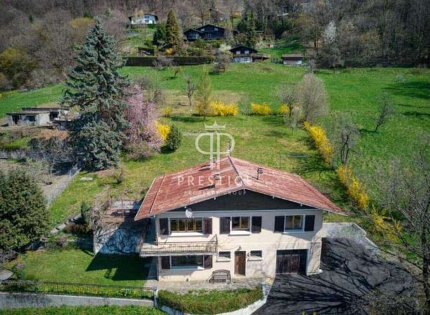 Chalet in Saint-Gervais-les-Bains - view 1